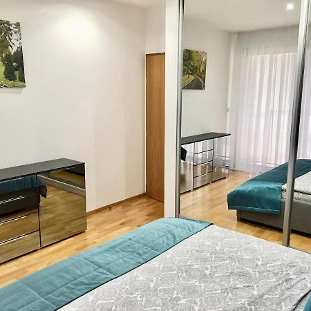 Apartment Korunni Dvur, 2 Free Parkings Prag Eksteriør billede